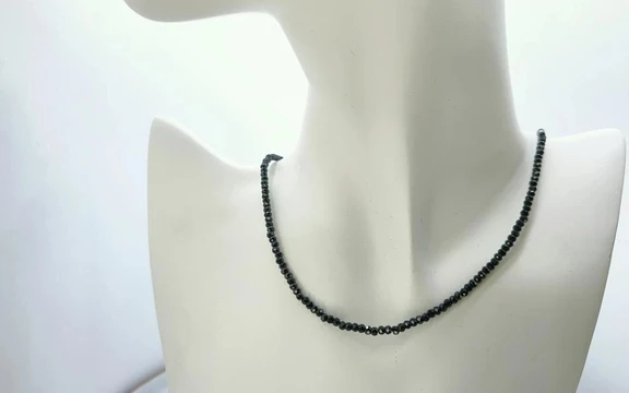 Бусы из шпинели ар-9