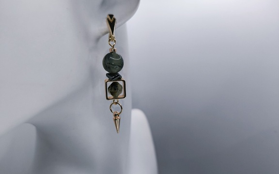 Серьги из пренита ар-3