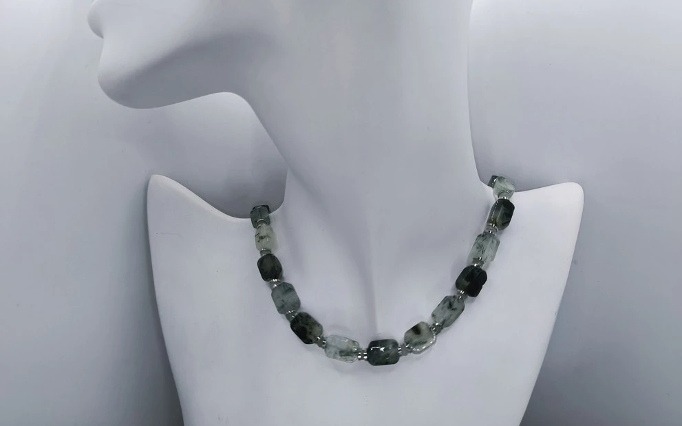 Бусы из пренита ар-5