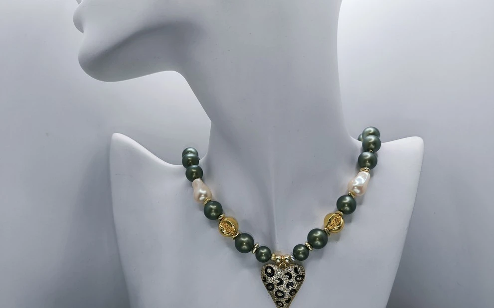 Бусы бижутерия с подвеской