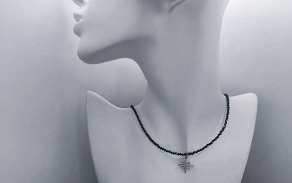 Бусы из шпинели