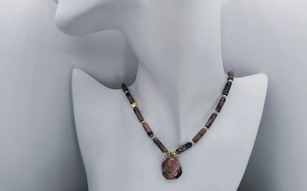 Бусы из родонита ар-4