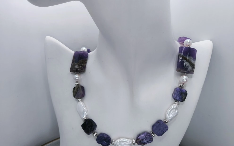 Бусы с чароитом и аметистом