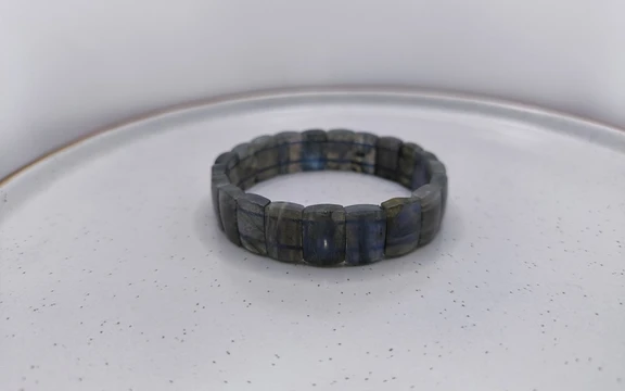 Браслет из лабрадора ар-2