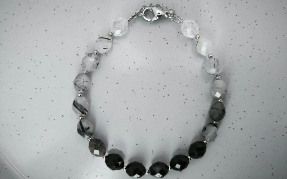 Браслет из волосатика