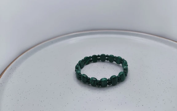 Браслет их малахита ар-8