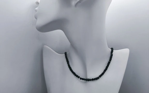 Бусы из шпинели ар-2