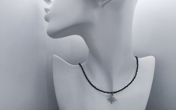 Бусы из шпинели