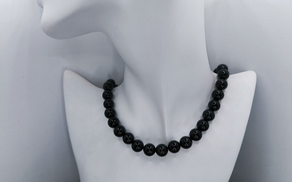 Бусы из обсидиана