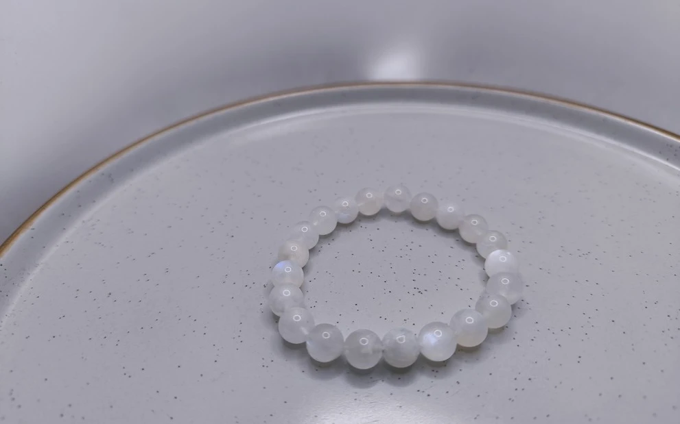 Браслет из лунного камня