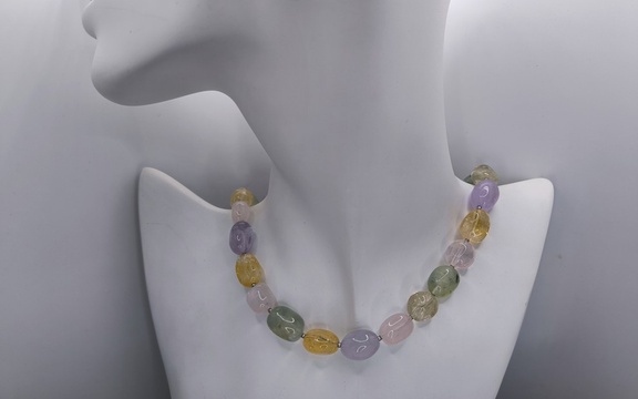 Бусы из самоцветов