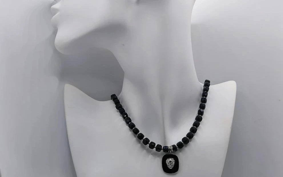 Бусы из агата с подвеской ар-38