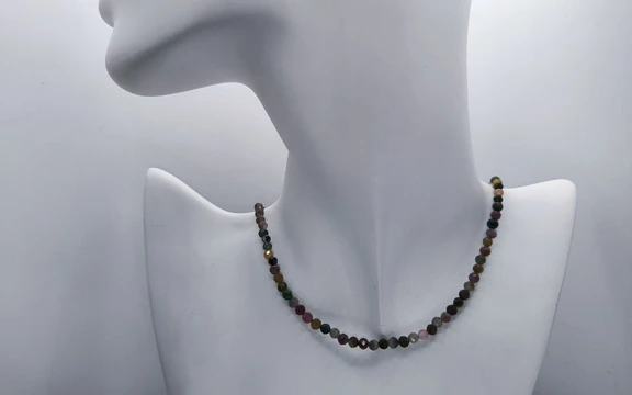 Бусы из турмалина