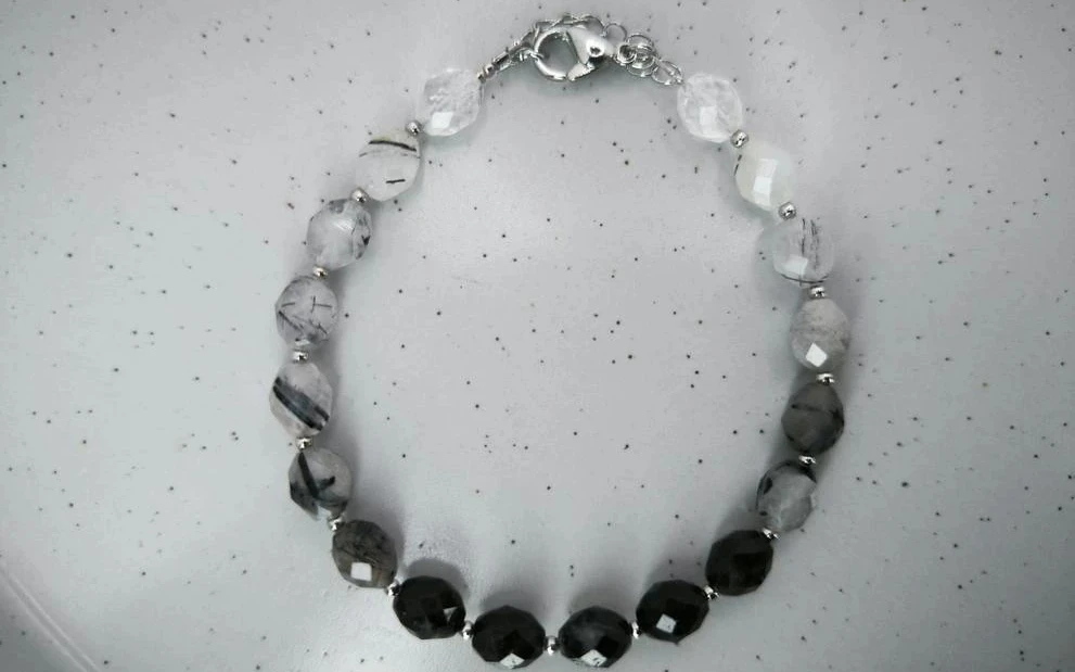 Браслет из волосатика