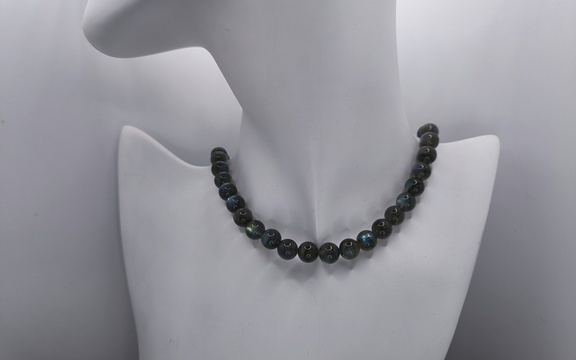 Бусы из лабрадора