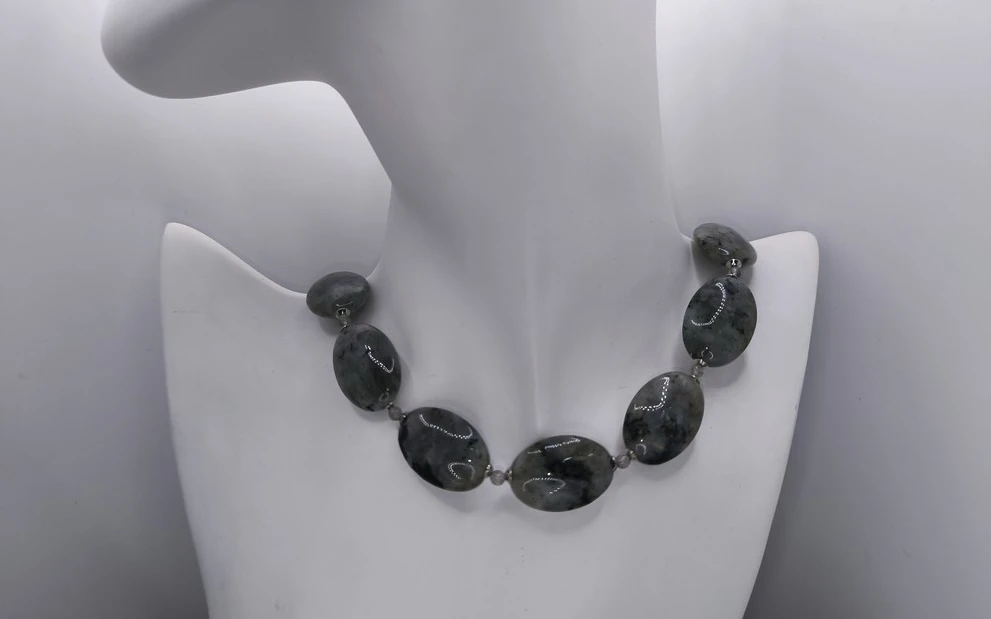 Бусы из лабрадора ар-3