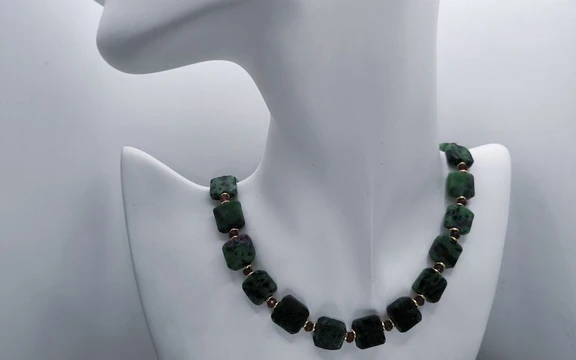 Бусы из цоизита ар-4