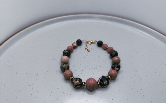 Браслет из родонита