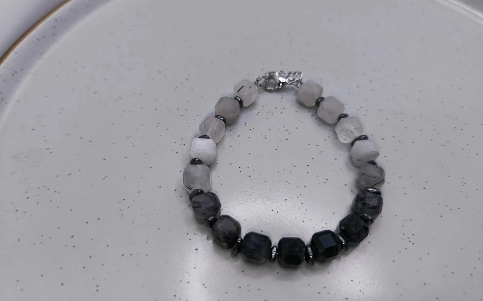 Браслет из волосатика ар-2