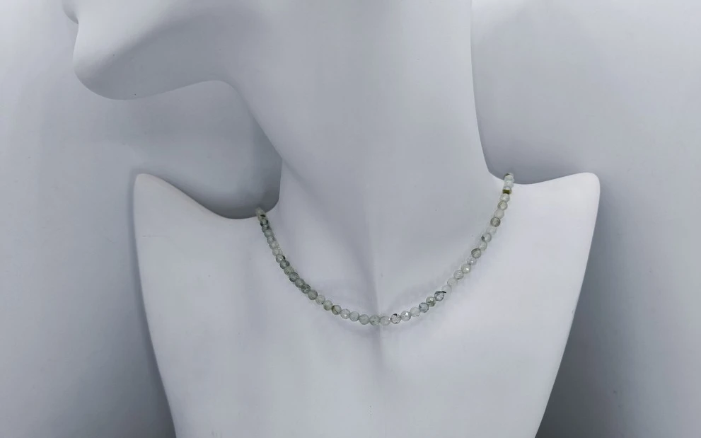 Бусы из пренита ар-4