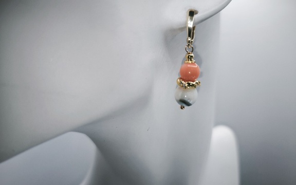 Серьги из коралла и перламутра
