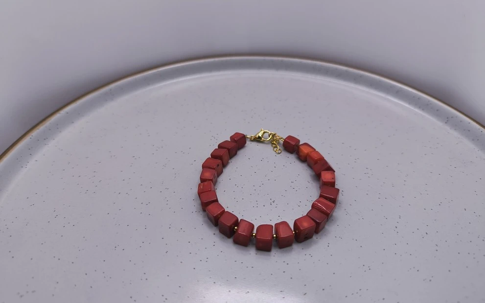 Браслет из коралла ар-5