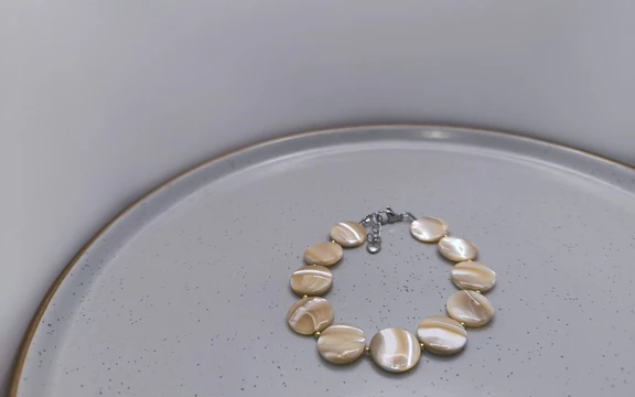 Браслет из перламутра