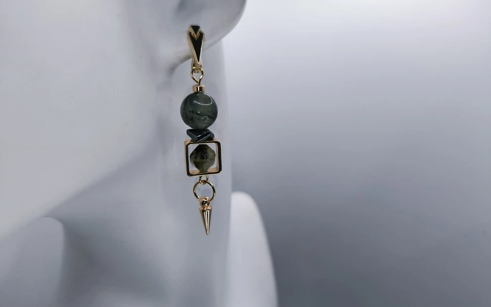 Серьги из пренита ар-3