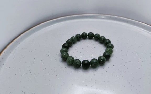 Браслет из нефрита ар-2