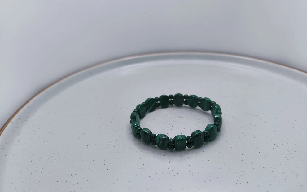 Браслет их малахита ар-8